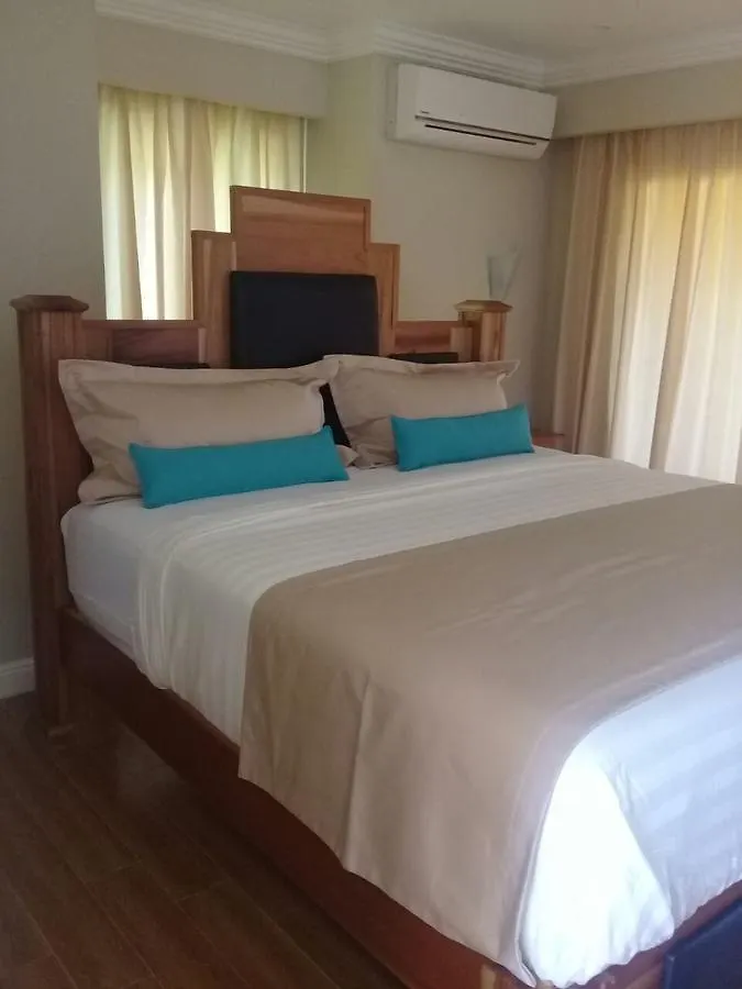 Oasis Resort Negril Hotel